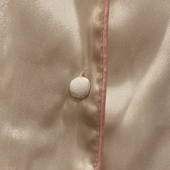 Pink K Women’s Size M 2Pc Pajama Set Satiny Ivory Pink Trim Embroidered Rose - Picture 3 of 10